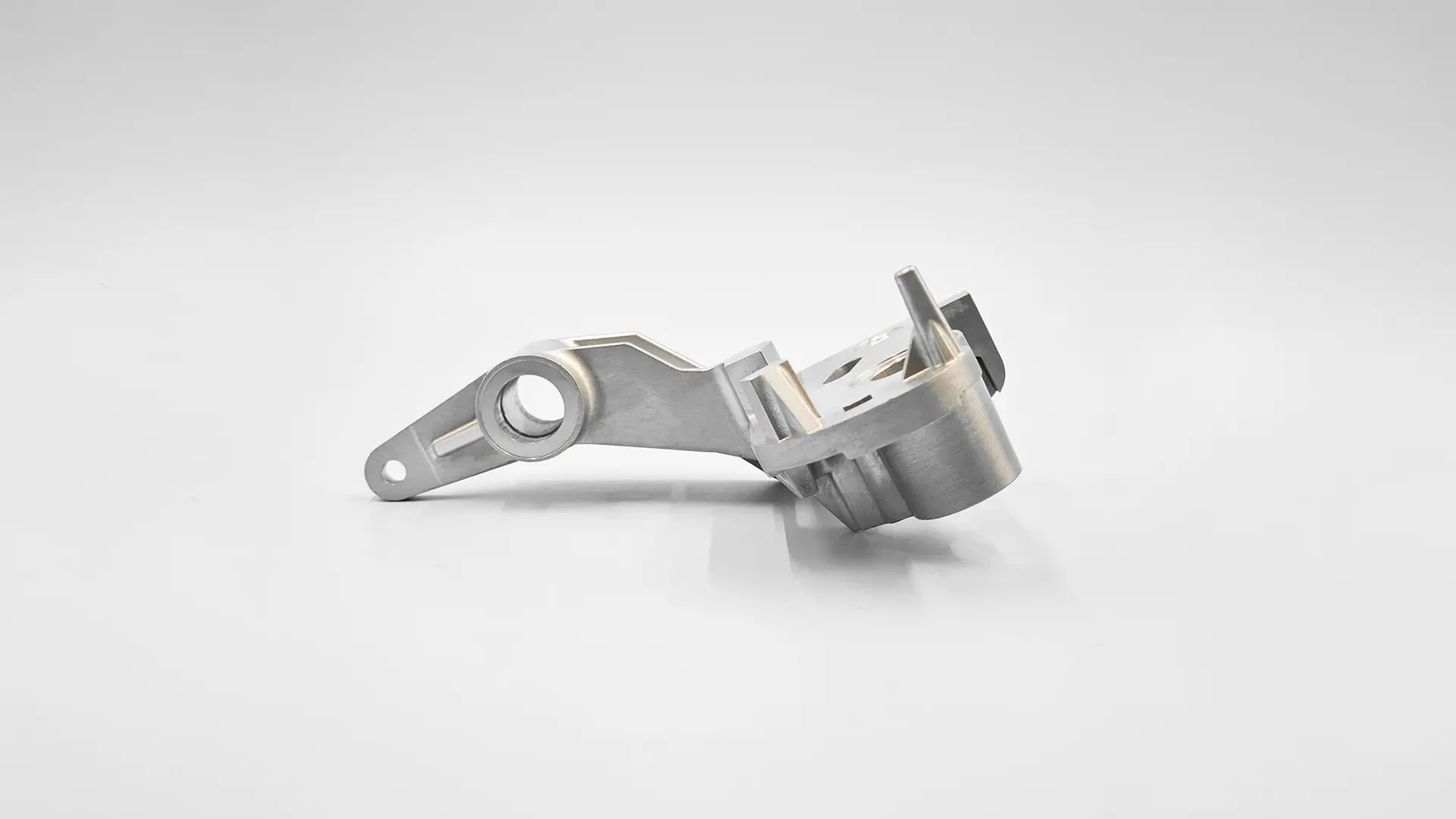 cnc machining for auto steering knuckle